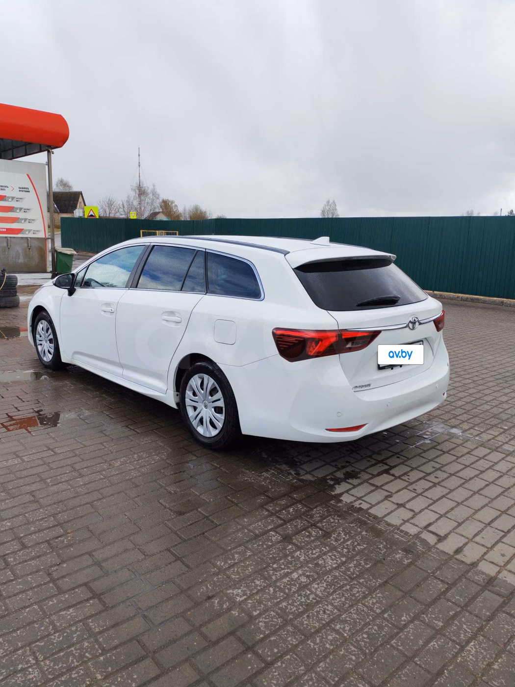 Toyota Avensis фото 7