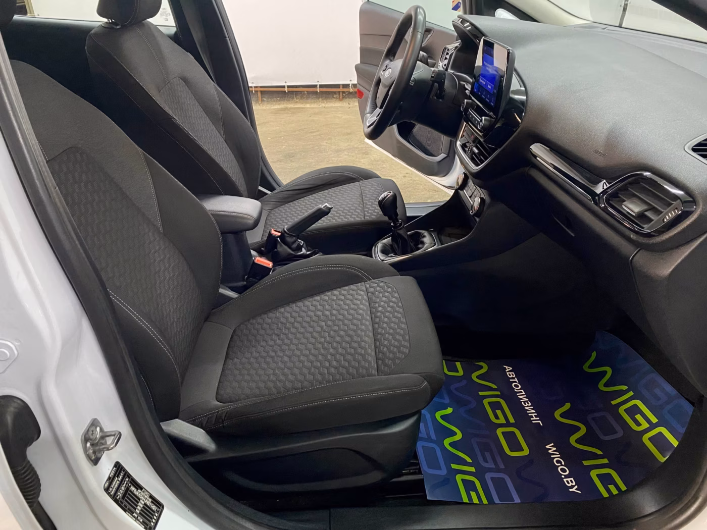 Ford Fiesta фото 13