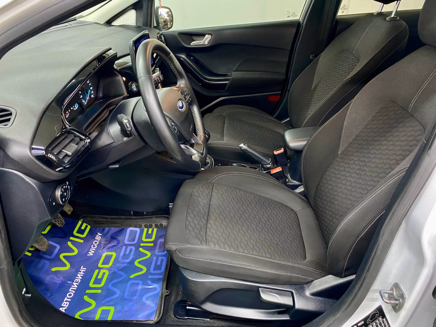 Ford Fiesta фото 8
