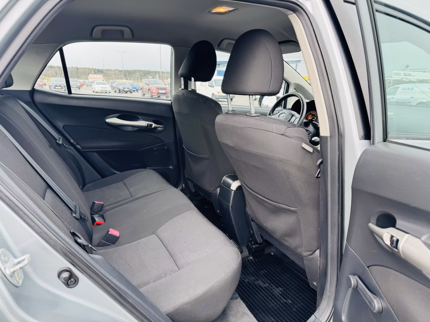 Toyota Auris фото 7