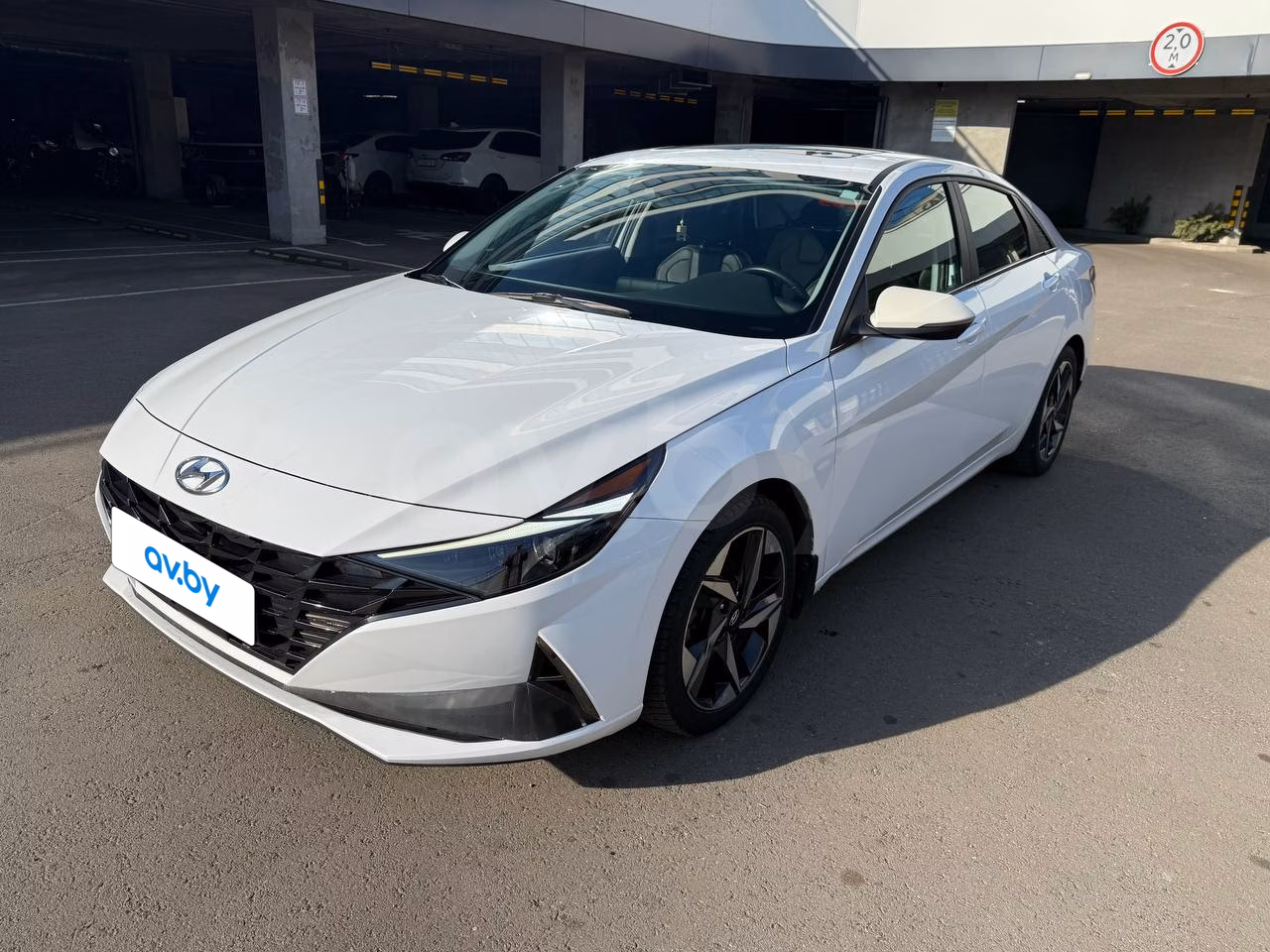 Hyundai Elantra фото 8