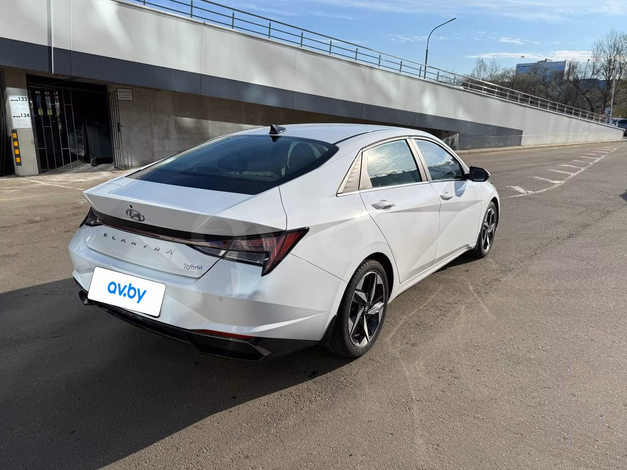 Hyundai Elantra фото 4
