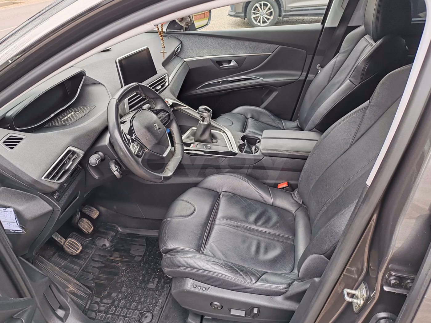 Peugeot 5008 фото 9