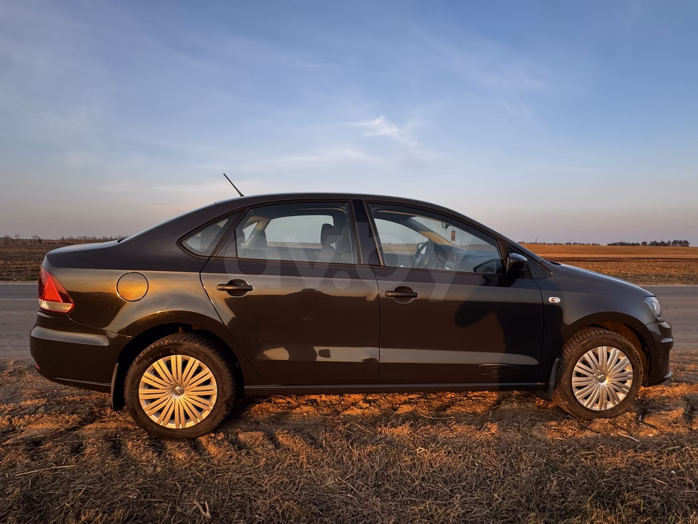 Volkswagen Polo Sedan фото 2