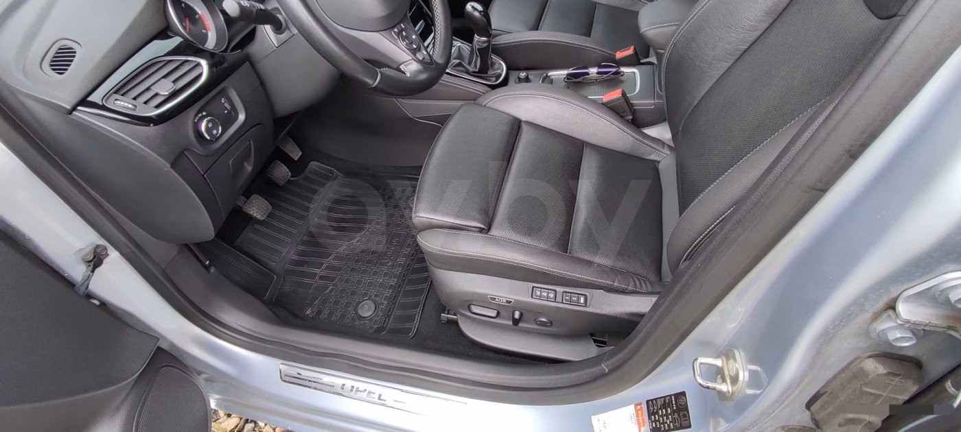 Opel Astra фото 9