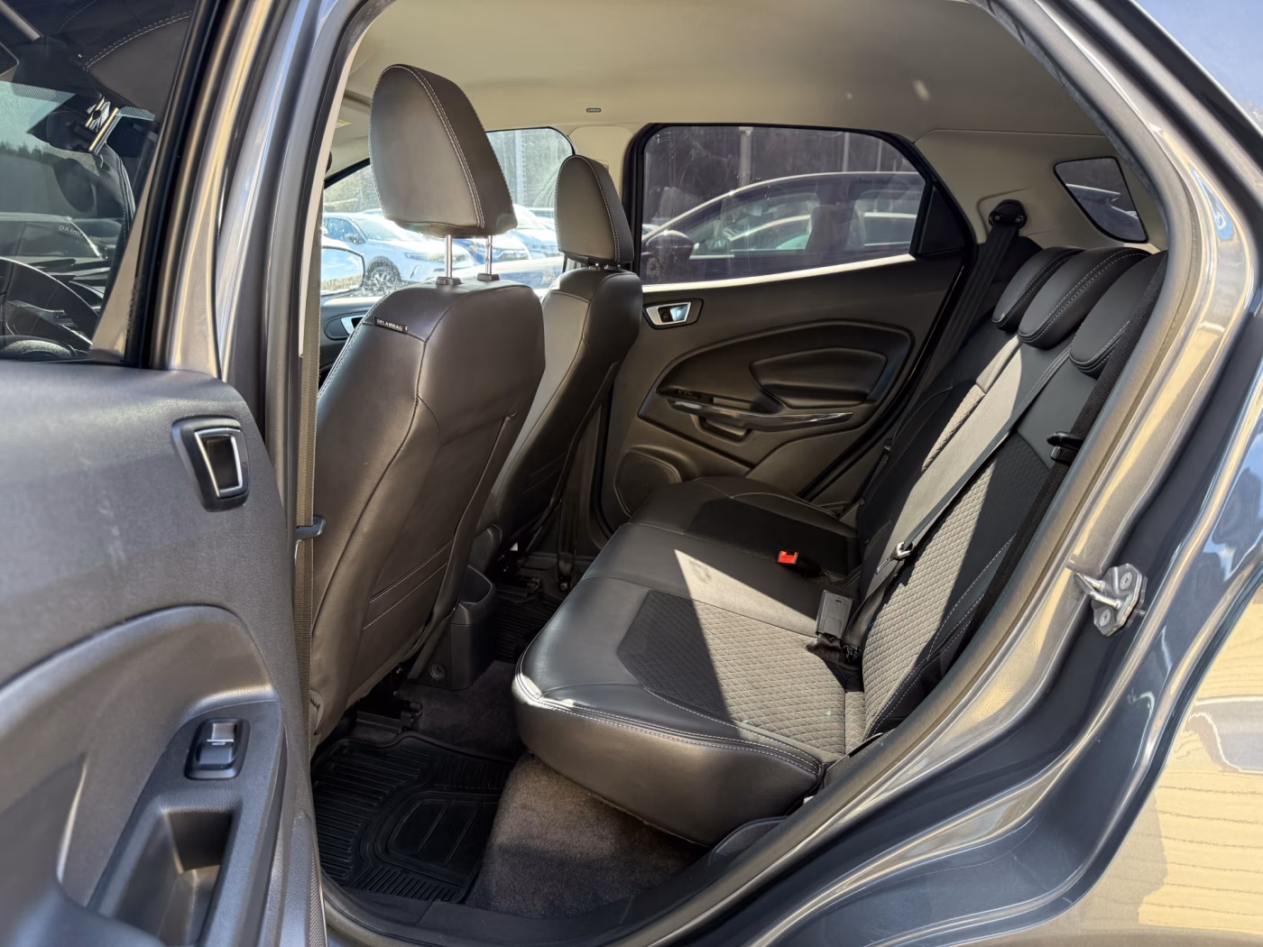 Ford EcoSport фото 10