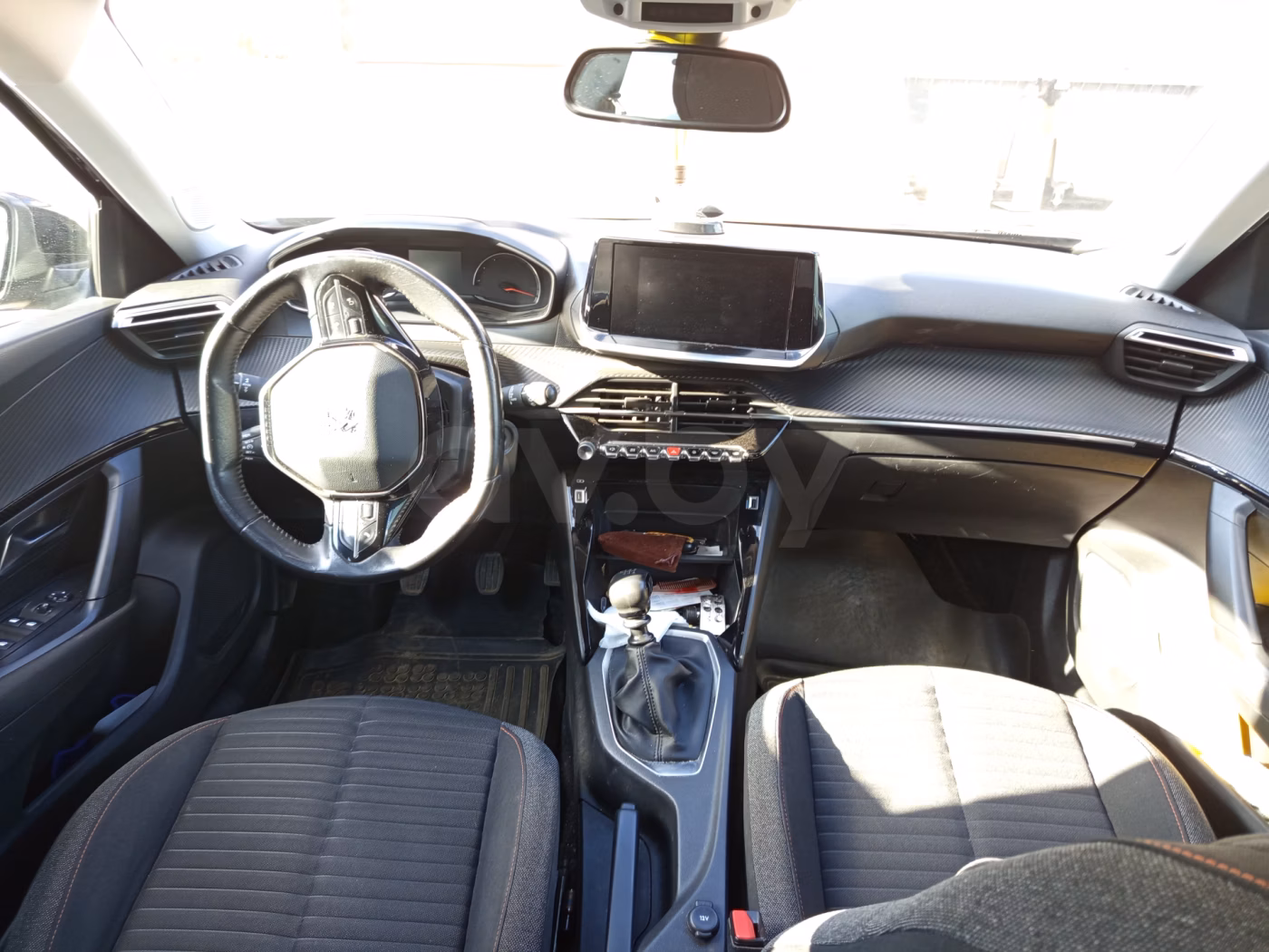 Peugeot 2008 фото 11