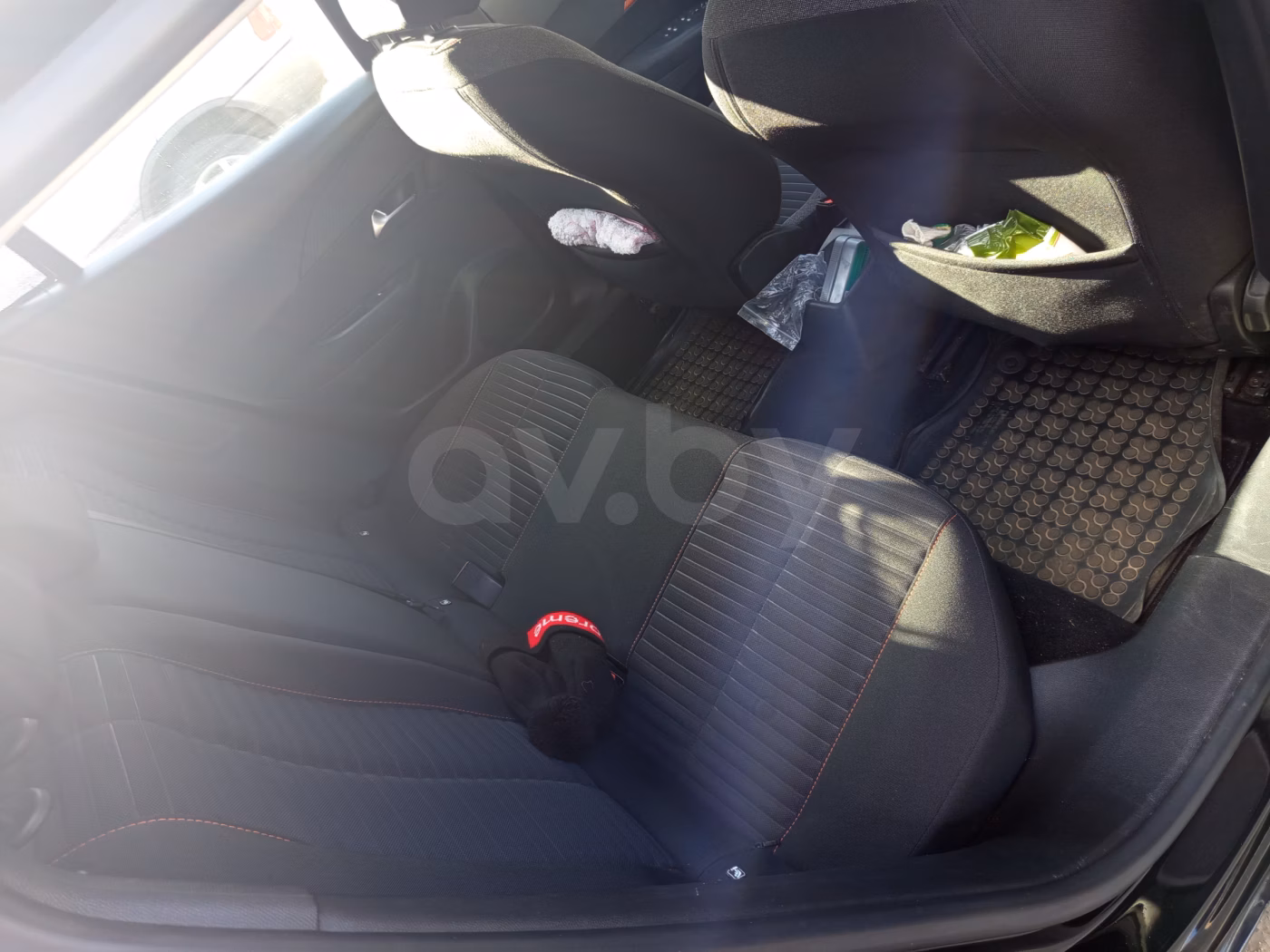 Peugeot 2008 фото 12