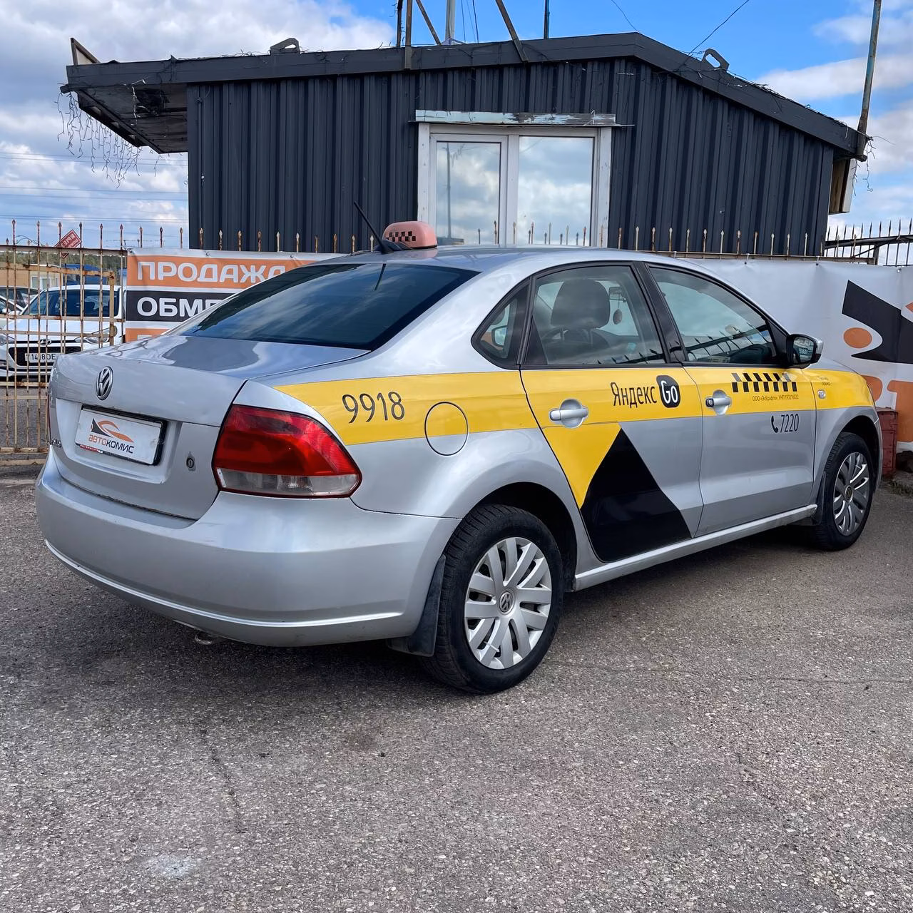 Volkswagen Polo Sedan фото 4