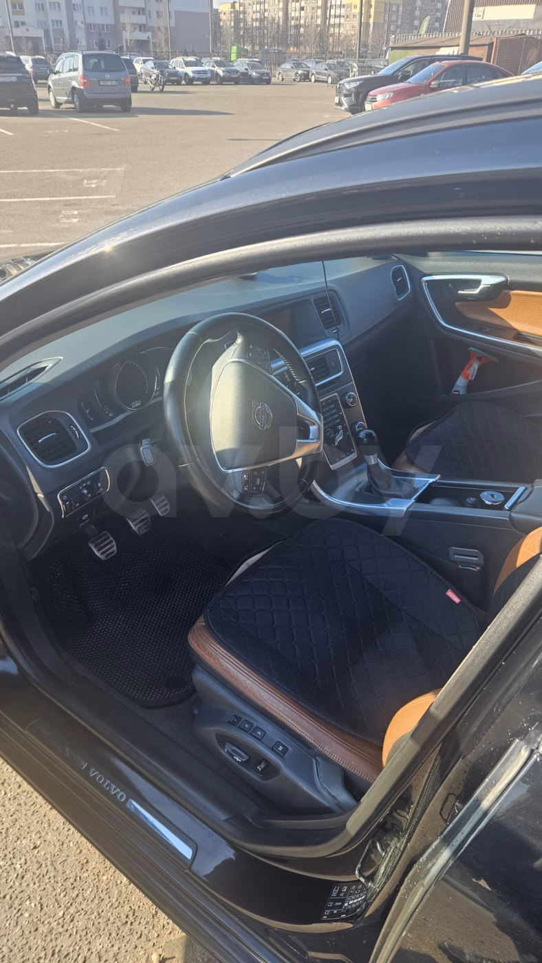 Volvo V60 фото 4