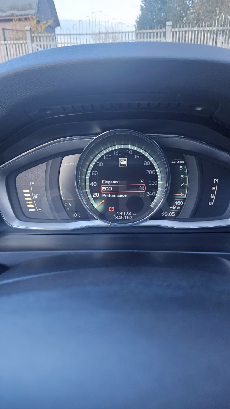 Volvo V60 фото 10