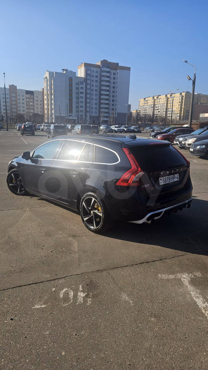 Volvo V60 фото 2
