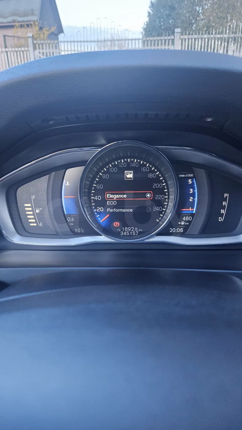 Volvo V60 фото 9