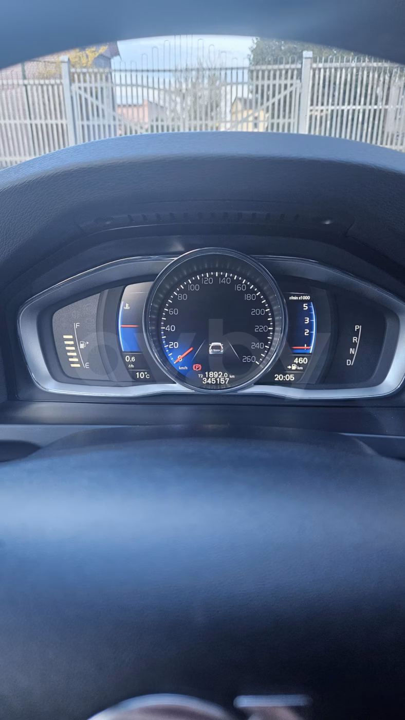 Volvo V60 фото 11