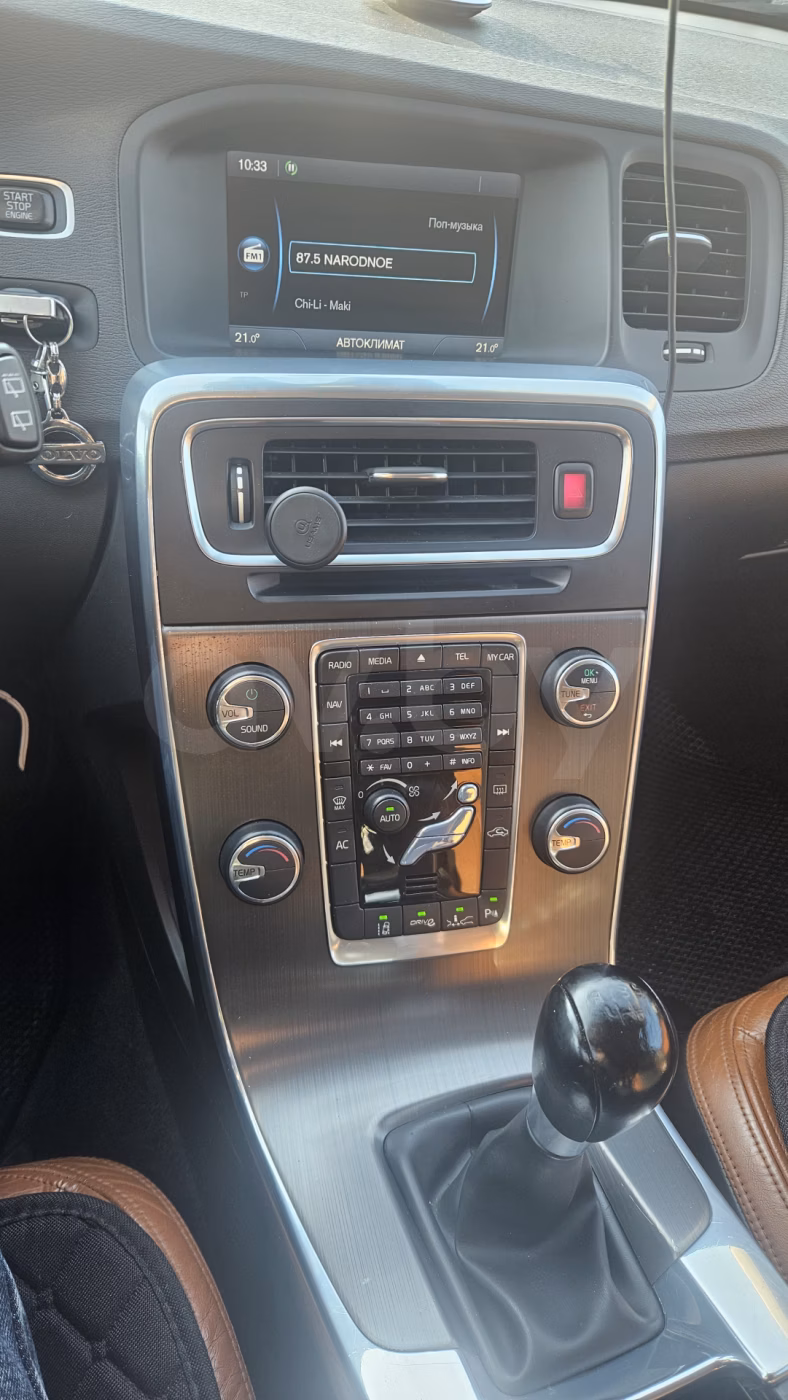 Volvo V60 фото 6