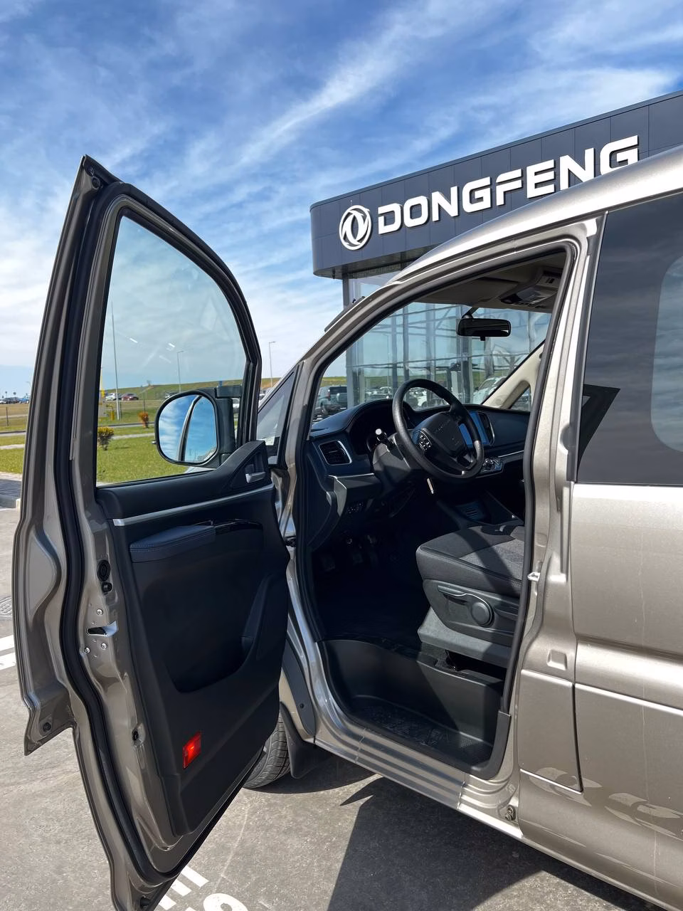 Dongfeng Forthing M5 фото 6
