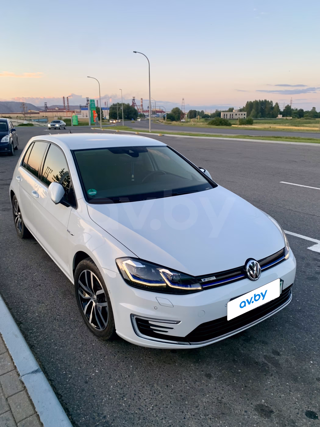 Volkswagen e-Golf фото 3