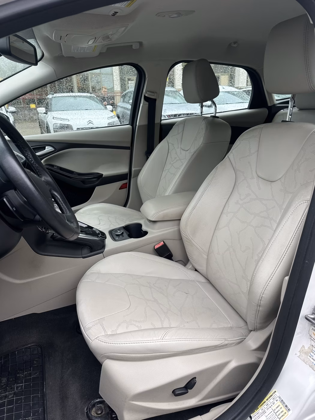 Ford Focus фото 10