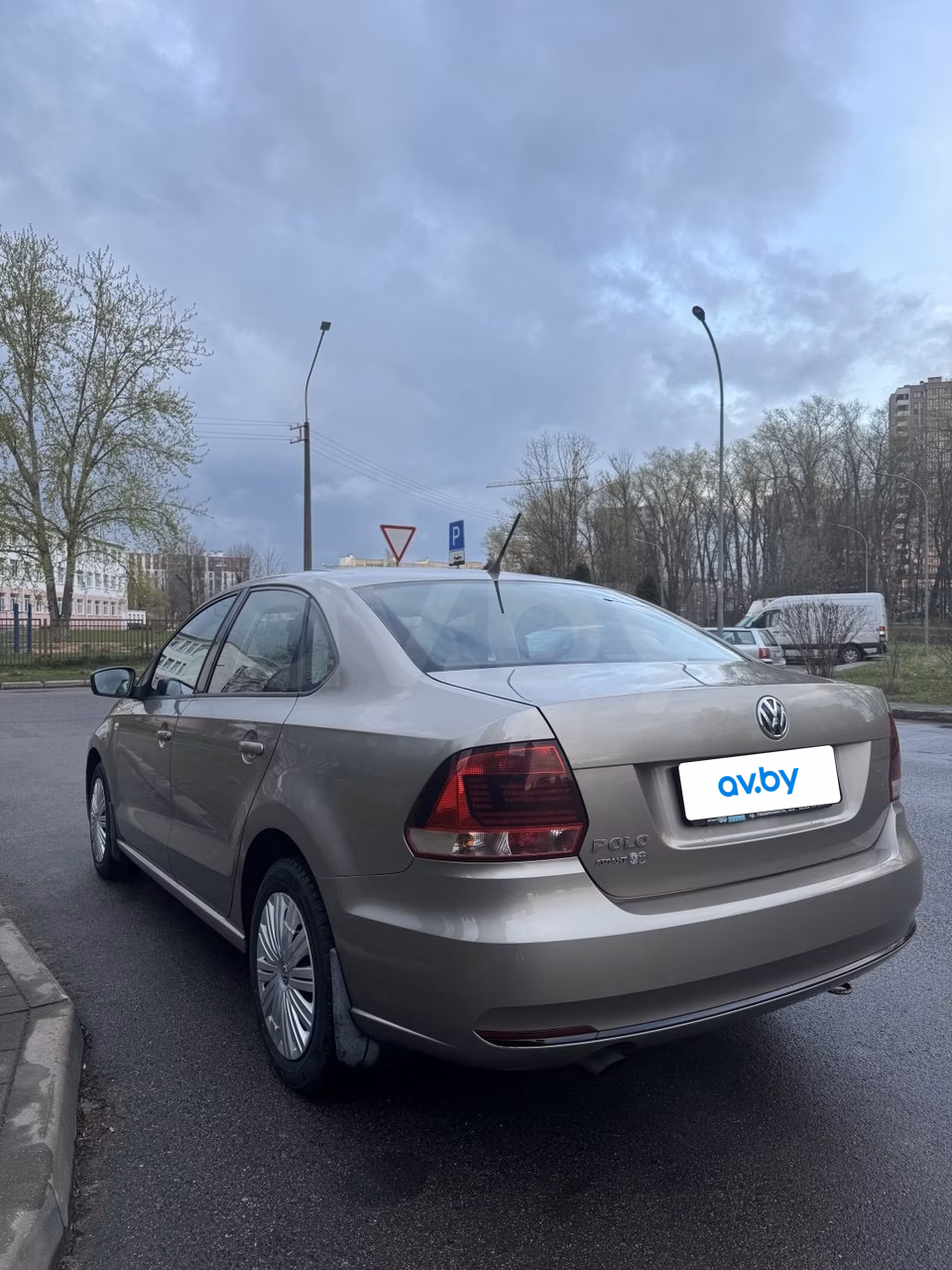 Volkswagen Polo Sedan фото 3