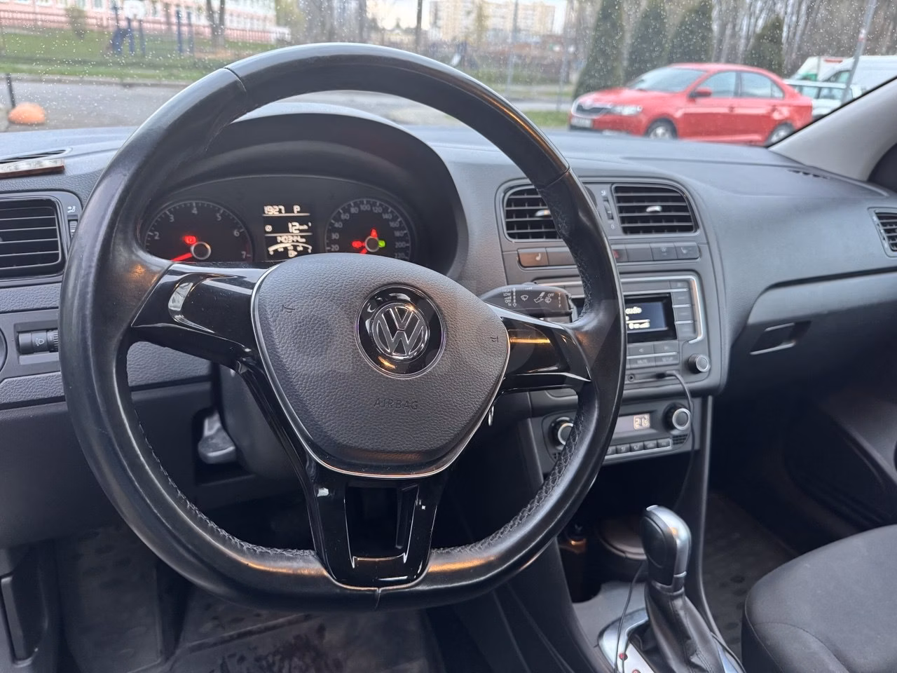 Volkswagen Polo Sedan фото 13