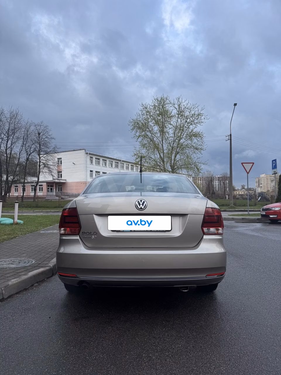 Volkswagen Polo Sedan фото 4