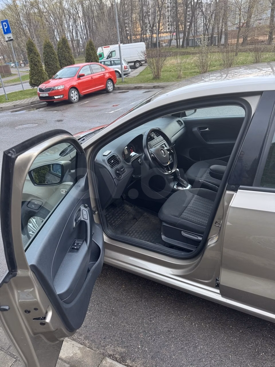 Volkswagen Polo Sedan фото 7