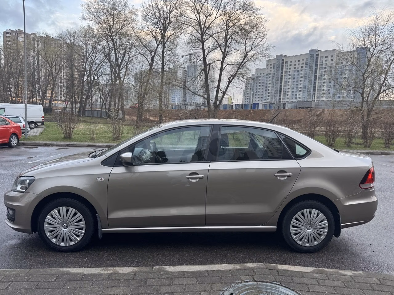 Volkswagen Polo Sedan фото 5