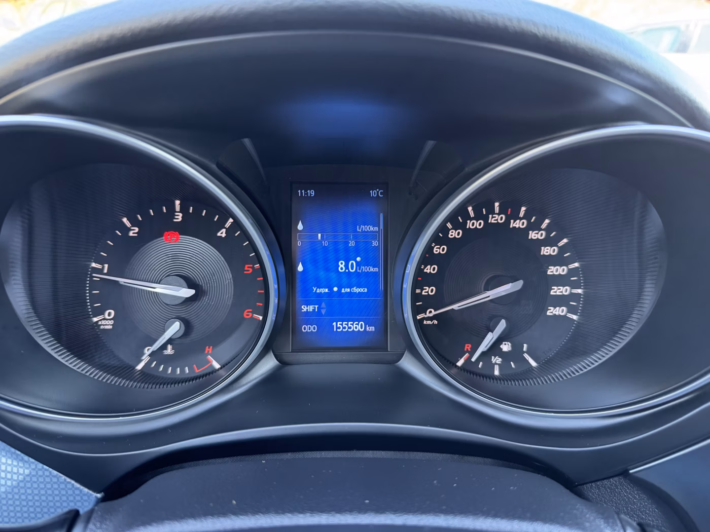 Toyota Avensis фото 21