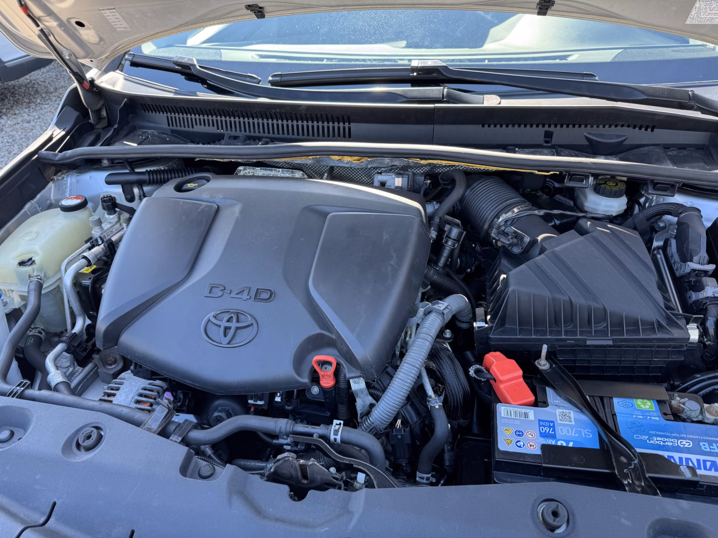 Toyota Avensis фото 25
