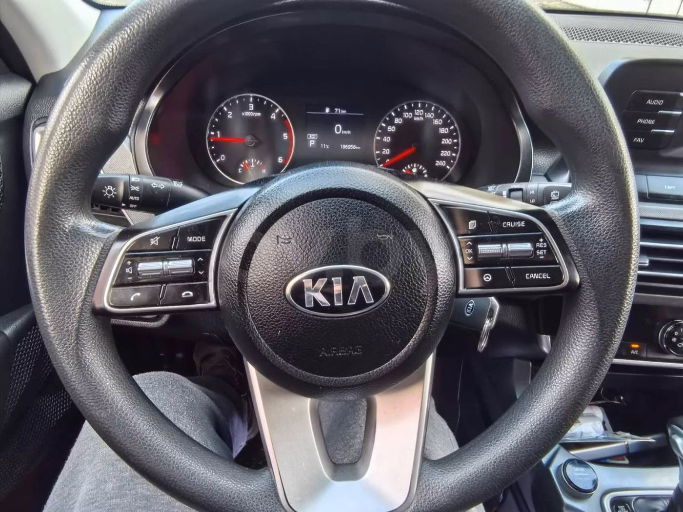 Kia Seltos фото 26