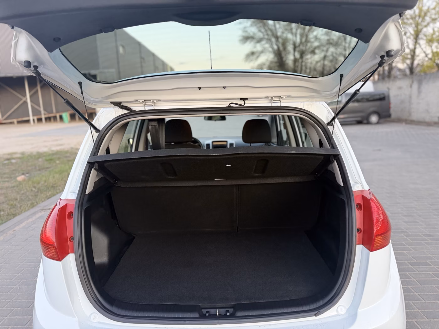Kia Venga фото 7