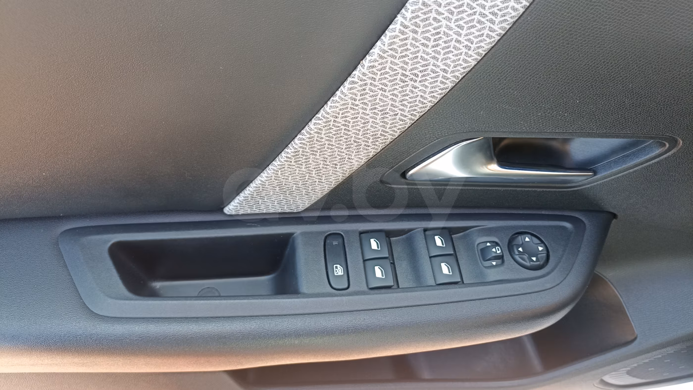 Citroen C4 фото 15