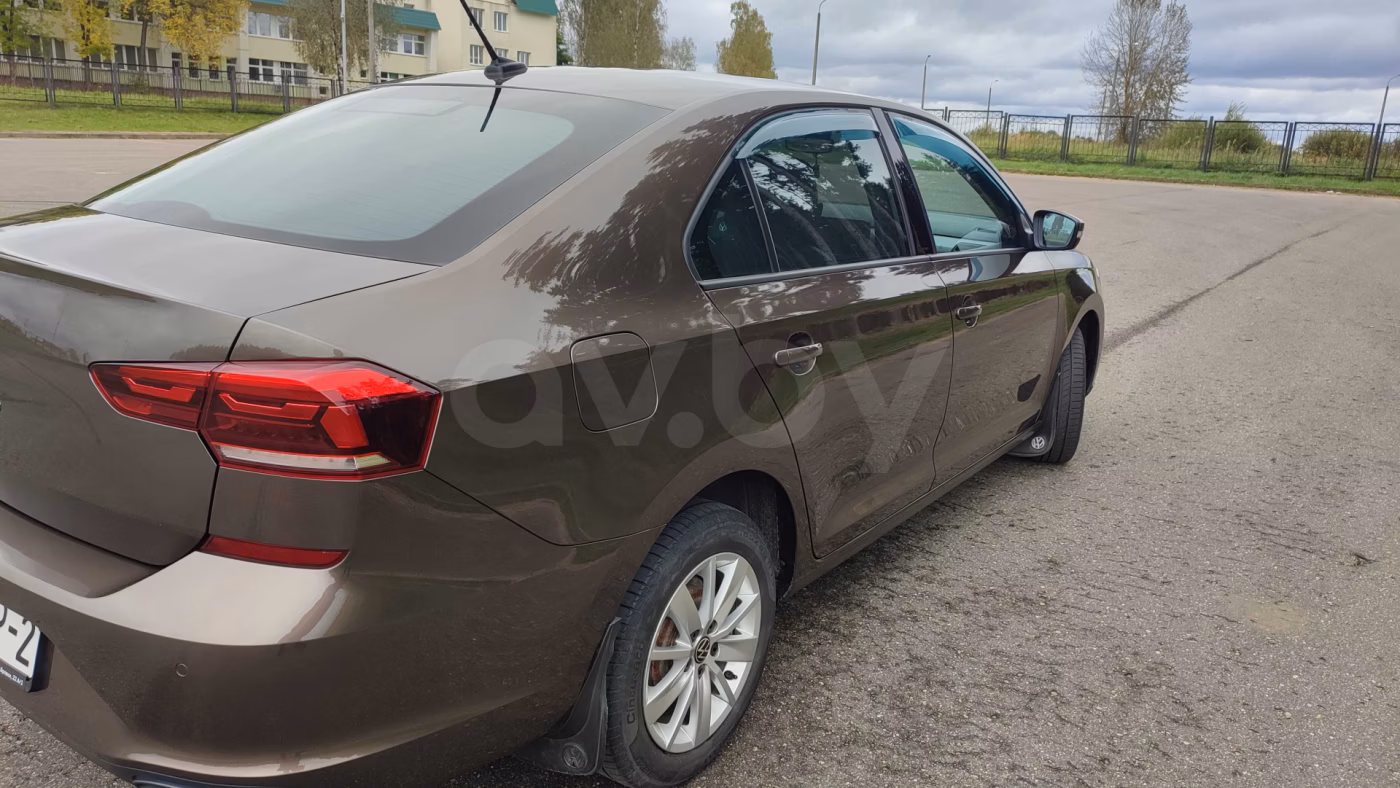 Volkswagen Polo Sedan фото 6