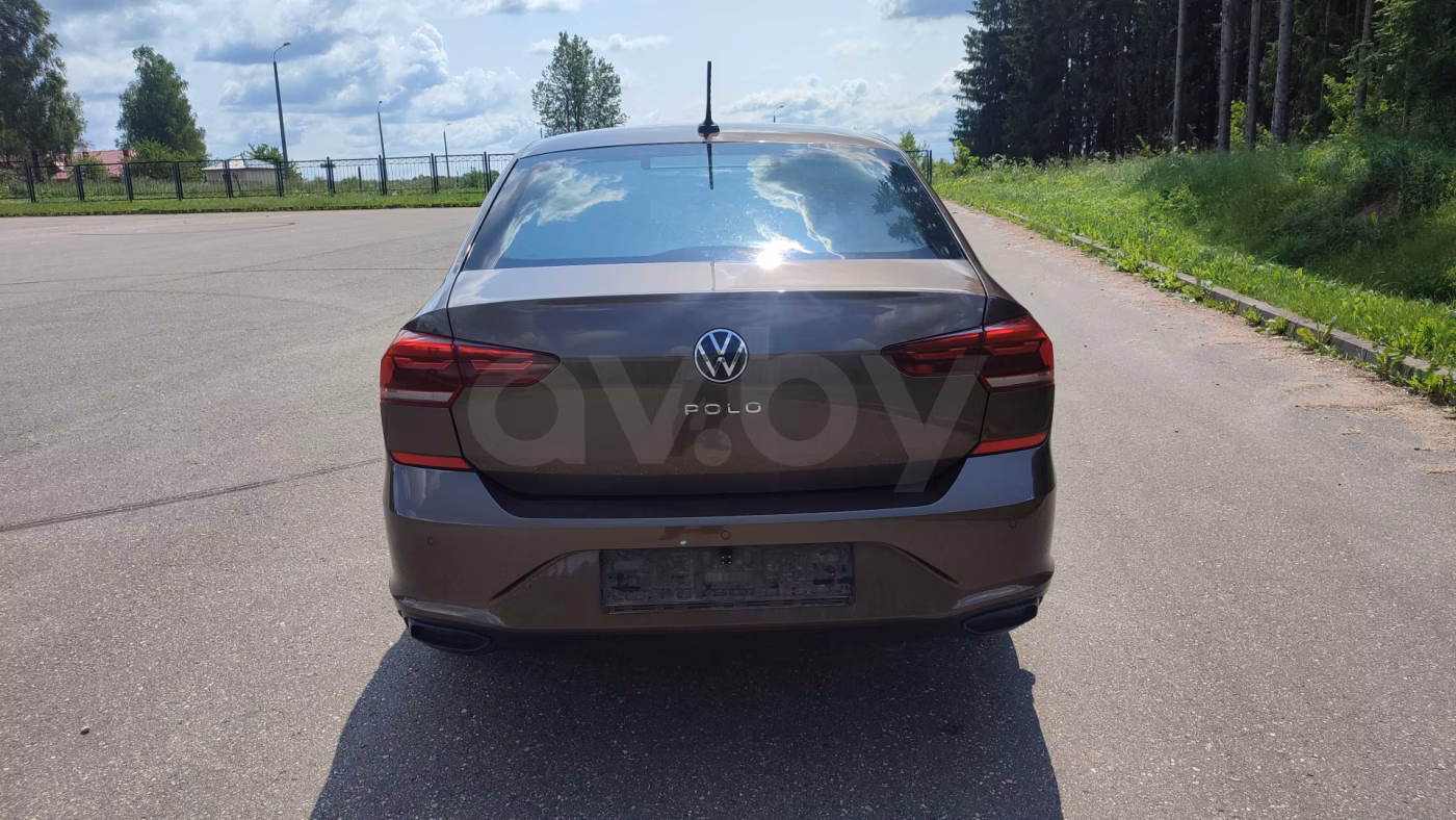 Volkswagen Polo Sedan фото 4