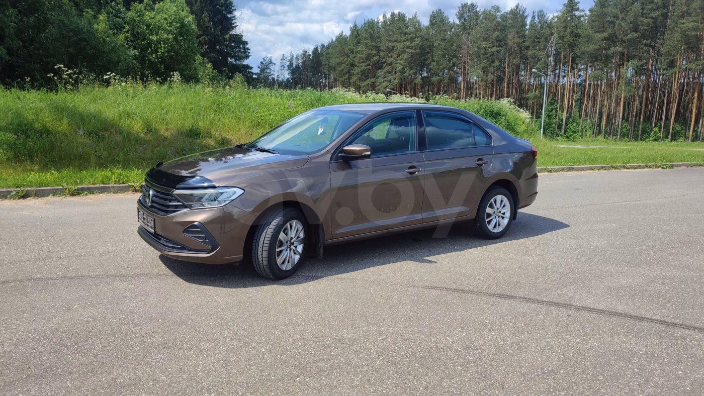 Volkswagen Polo Sedan фото 2