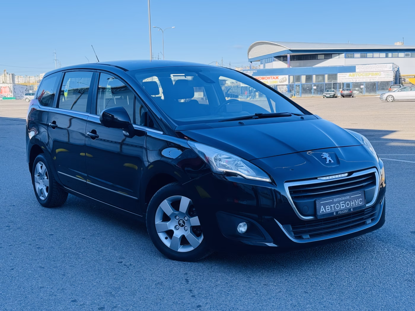 Peugeot 5008 фото 2