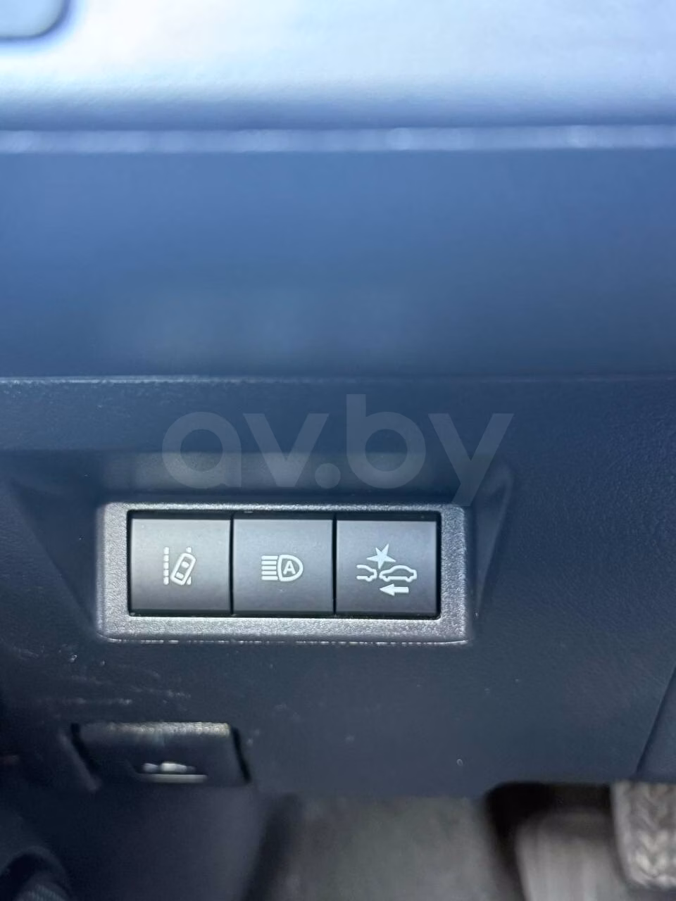 Toyota Yaris фото 13