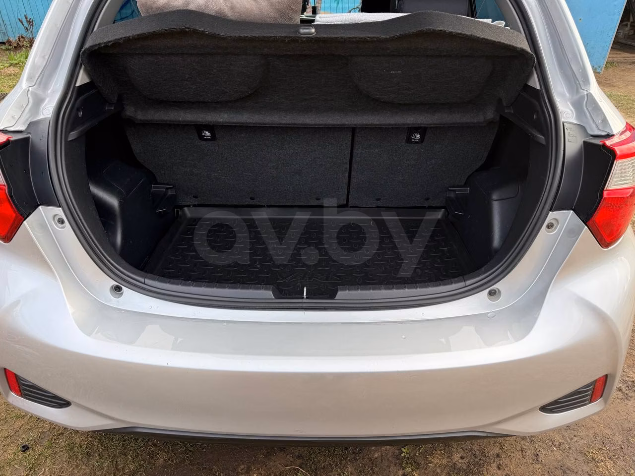 Toyota Yaris фото 7
