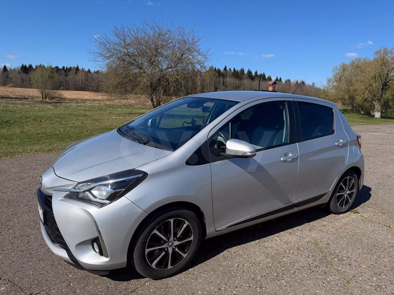 Toyota Yaris фото 4