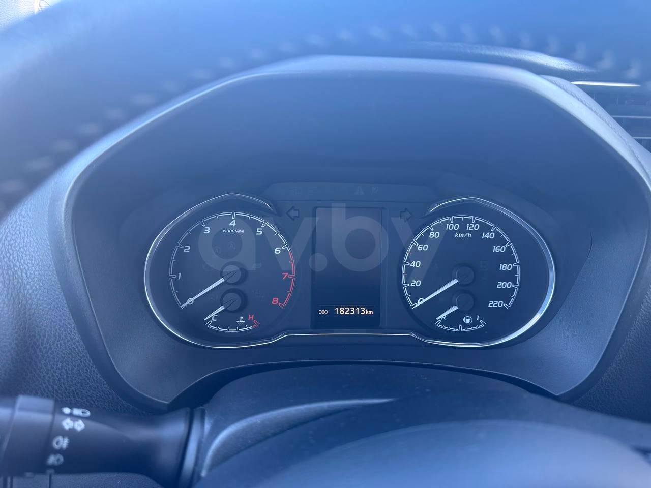 Toyota Yaris фото 2