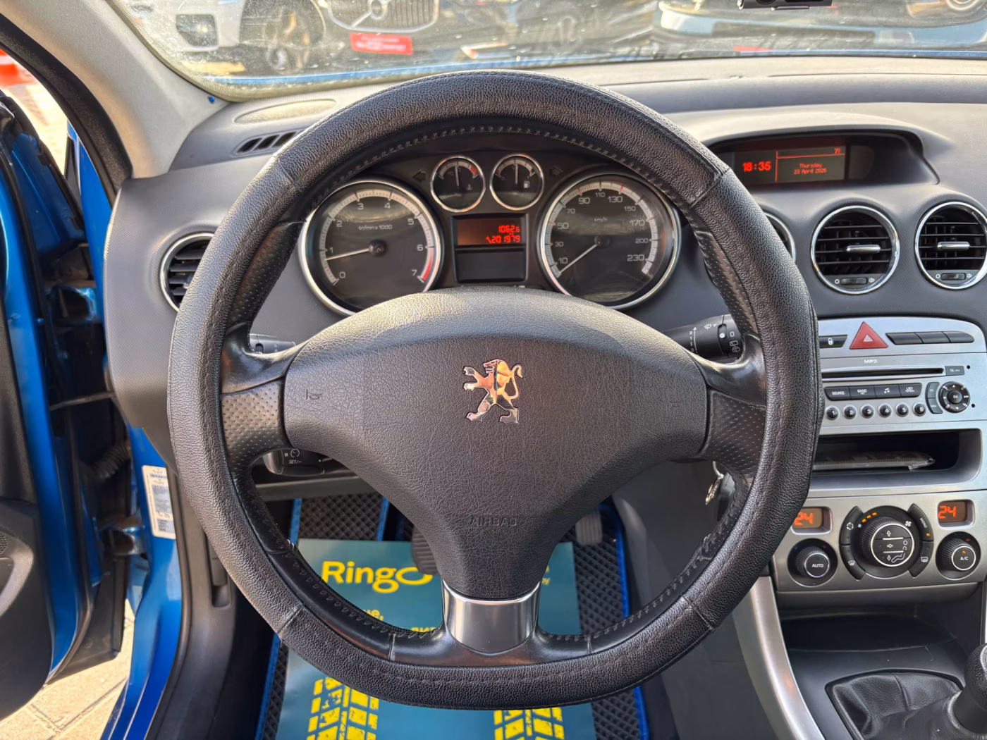 Peugeot 308 фото 10