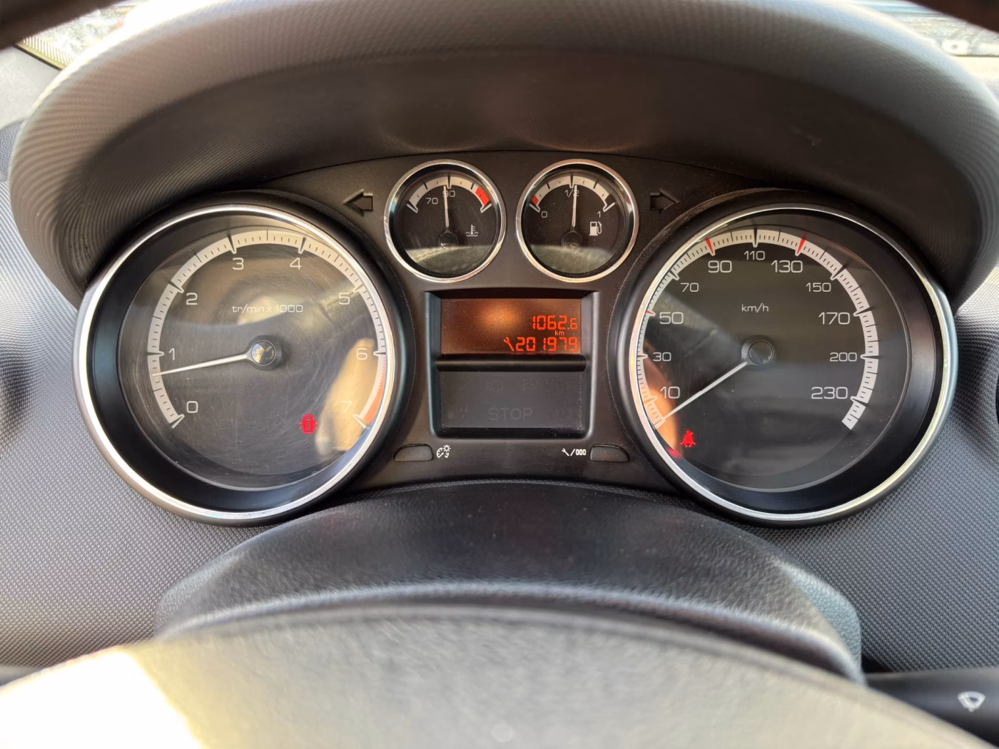 Peugeot 308 фото 11