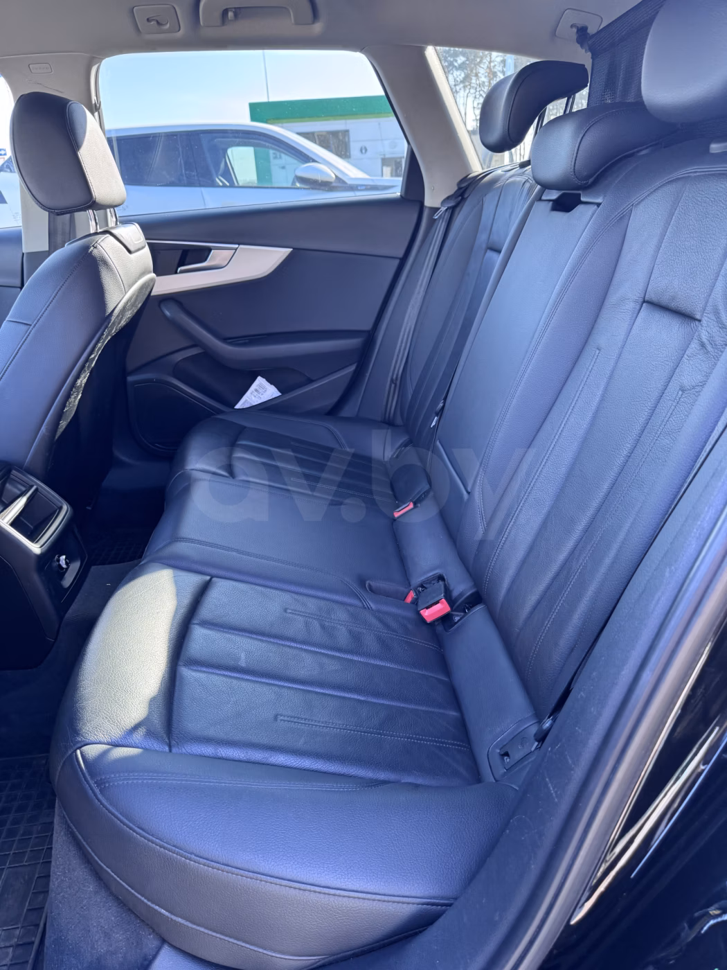 Audi A4 фото 10