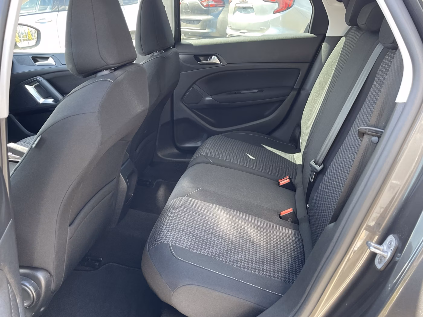 Peugeot 308 фото 12