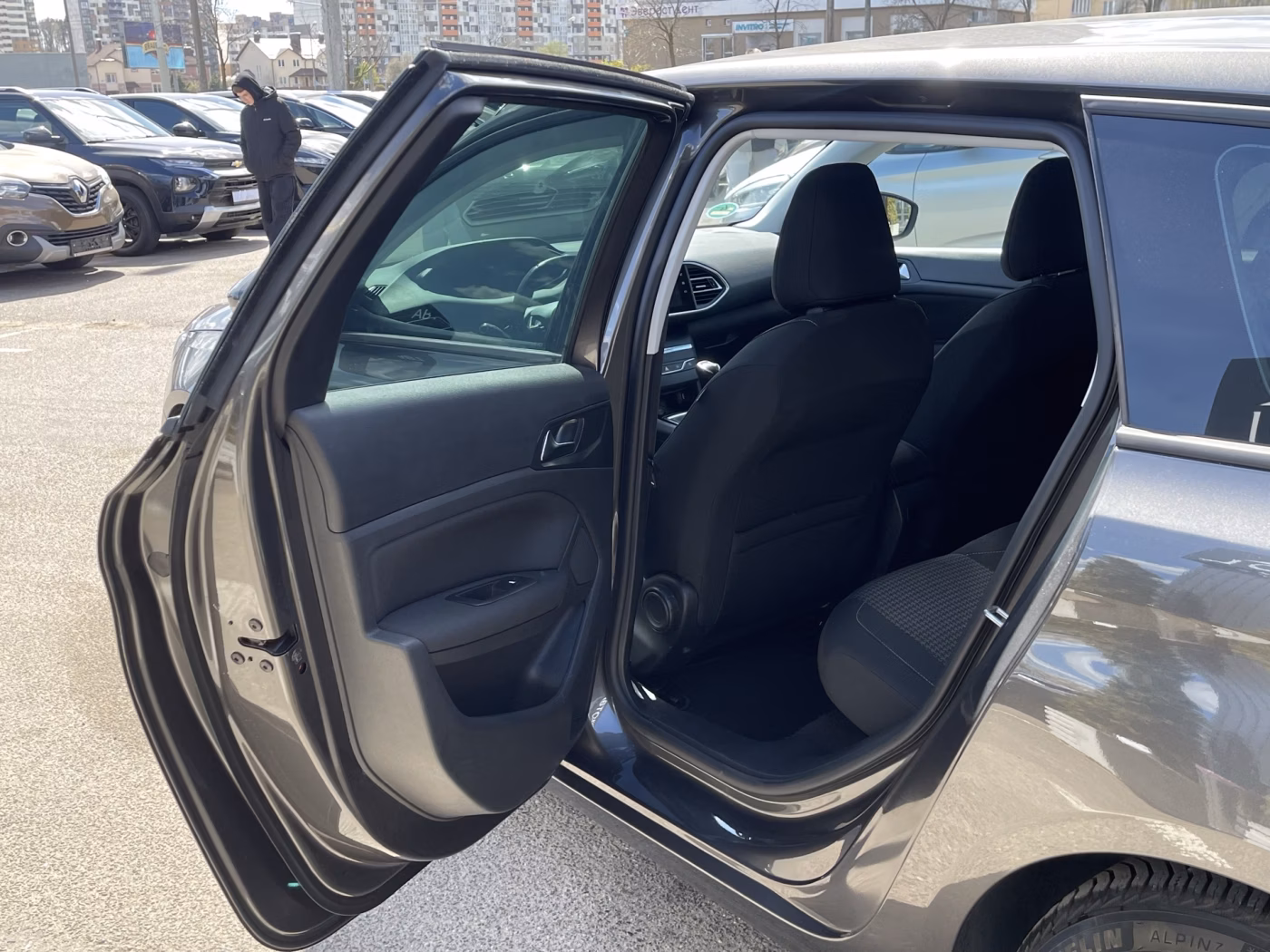 Peugeot 308 фото 11