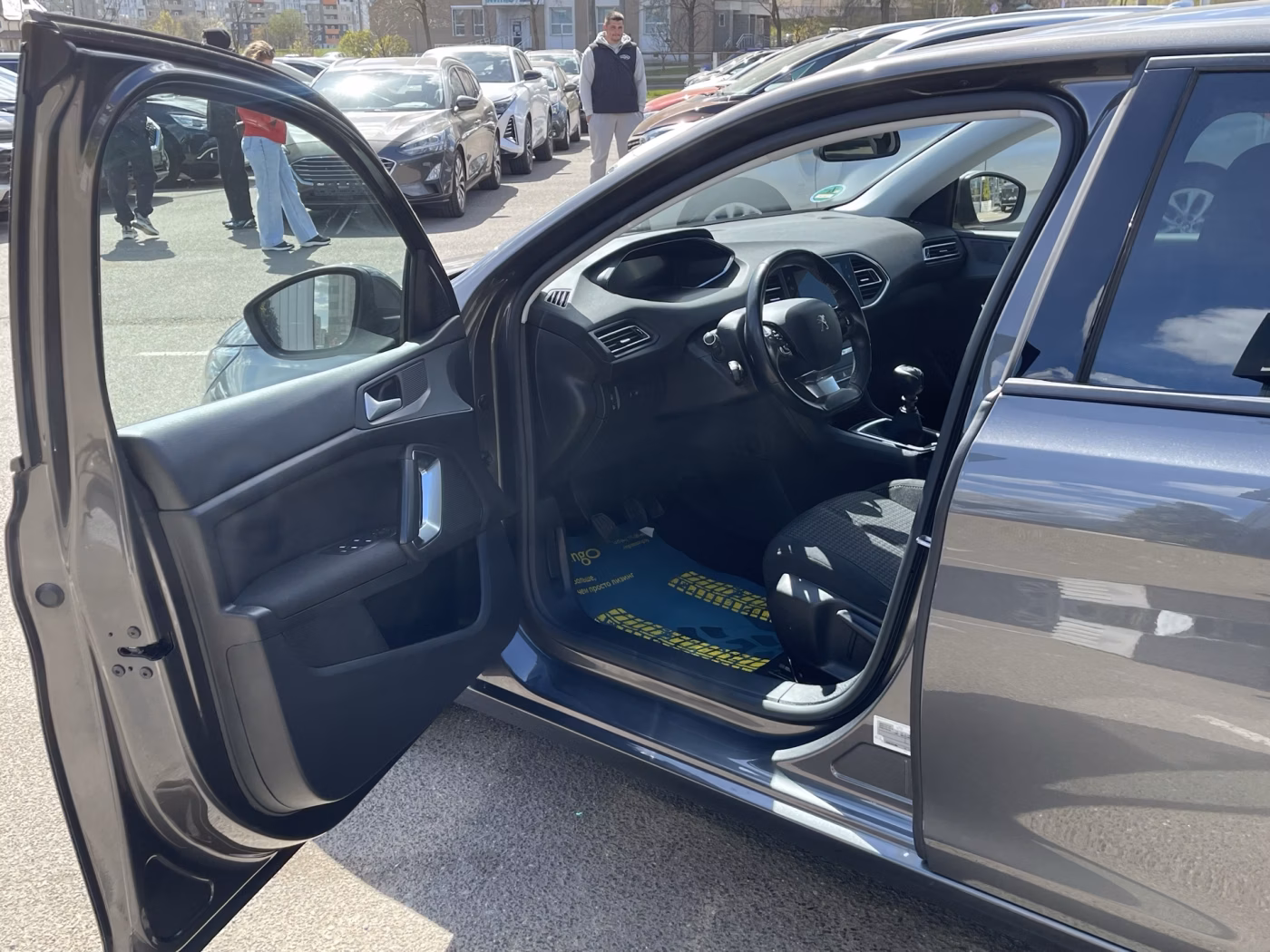 Peugeot 308 фото 9