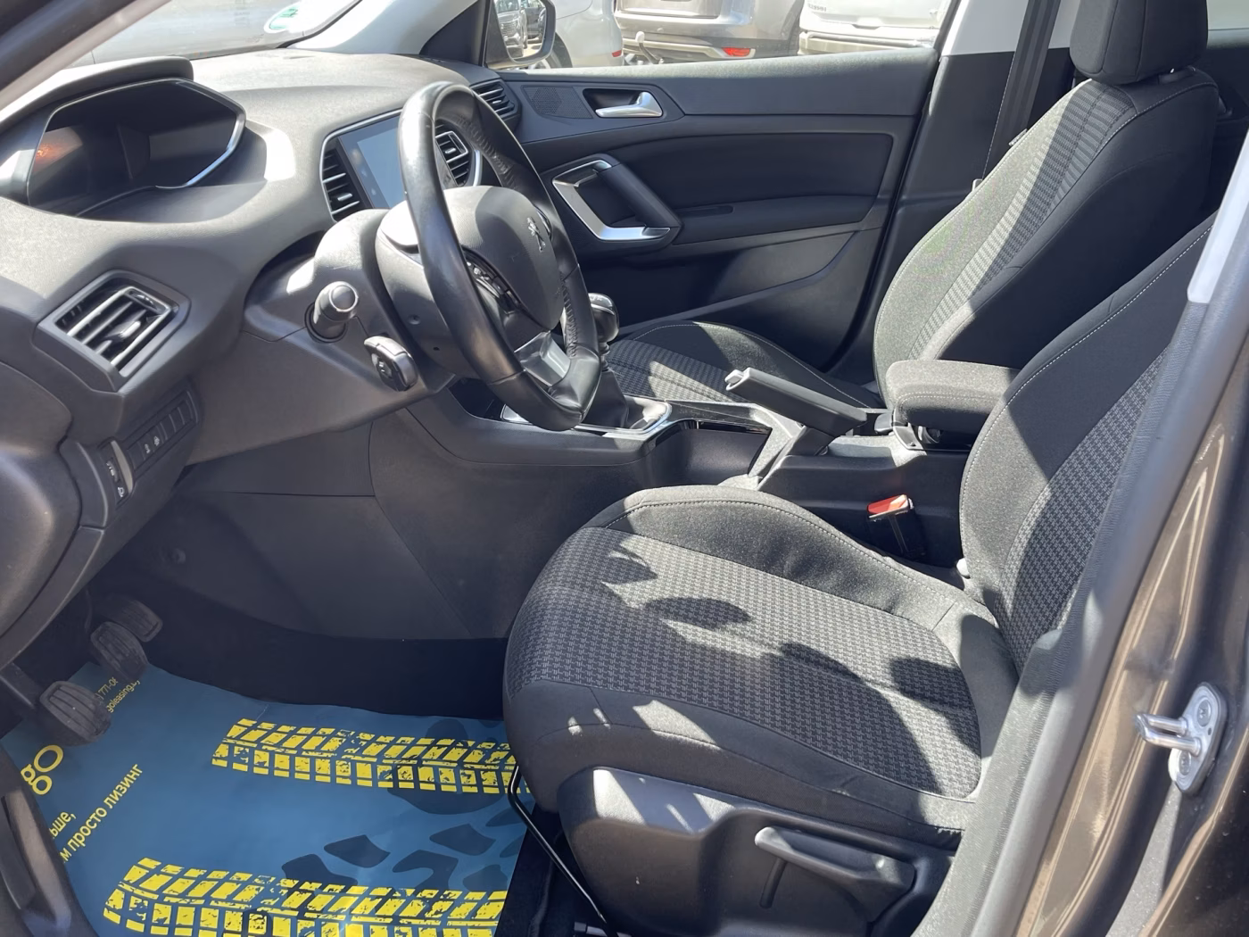 Peugeot 308 фото 10