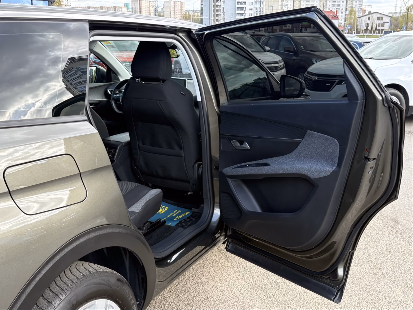 Peugeot 5008 фото 12