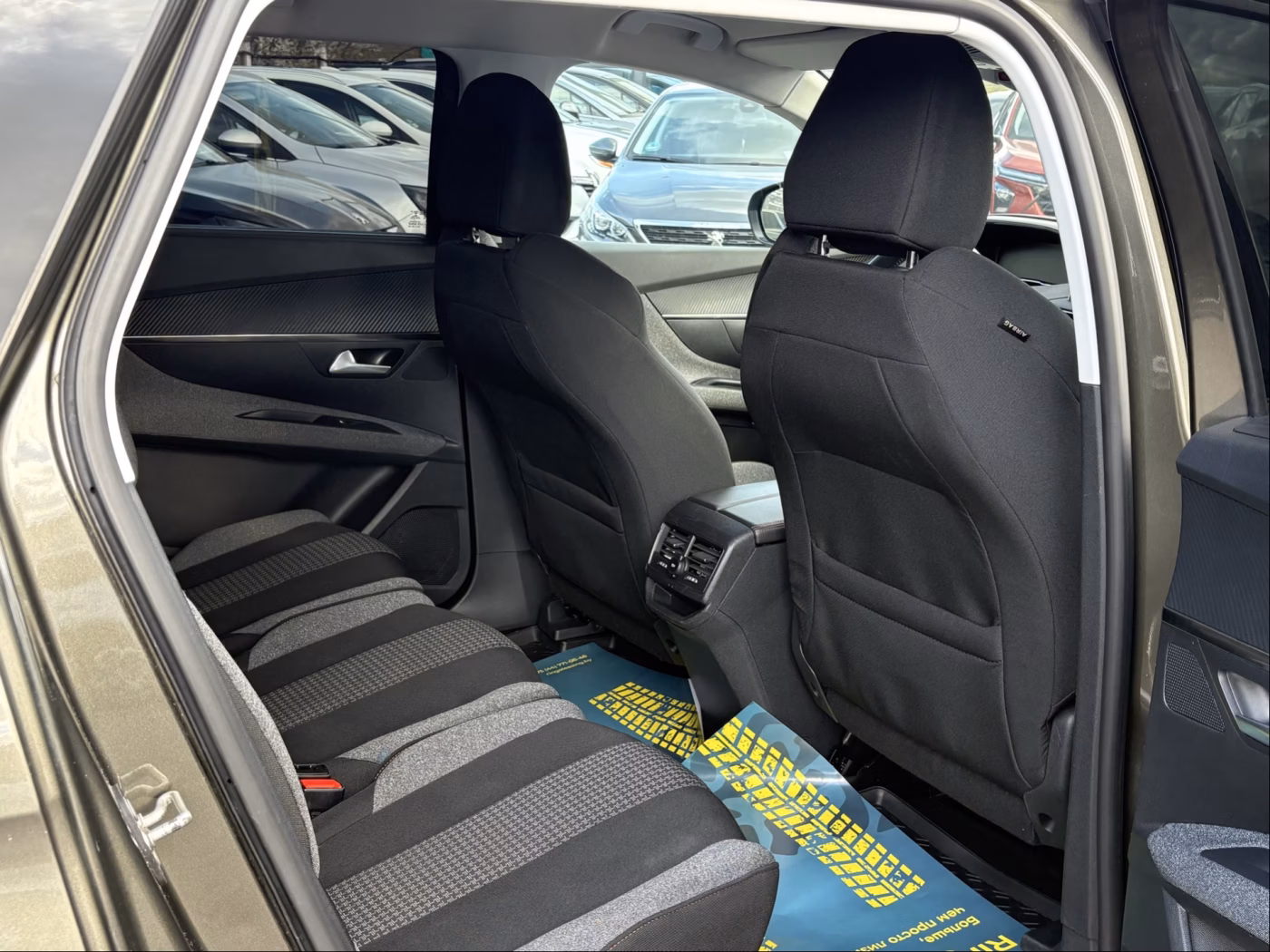 Peugeot 5008 фото 13