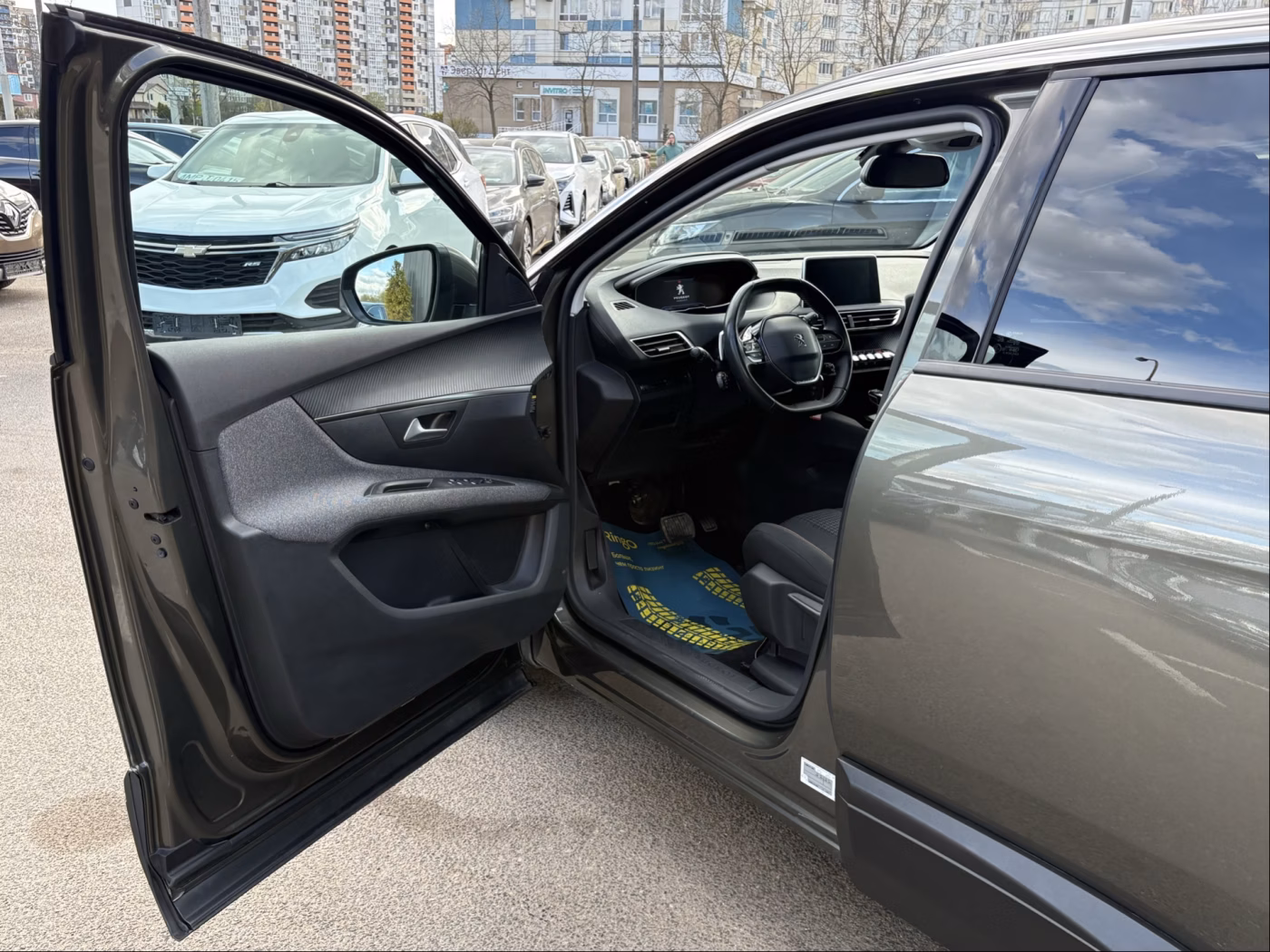 Peugeot 5008 фото 6